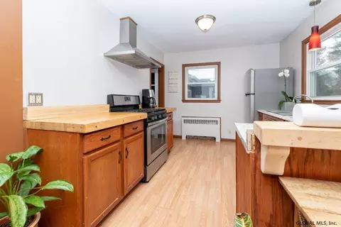 17 Charles Blvd, Delmar, NY 12054 photo 11