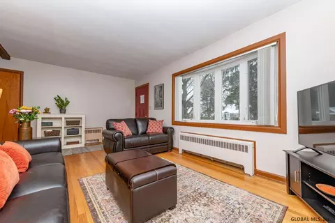 17 Charles Blvd, Delmar, NY 12054 photo 3