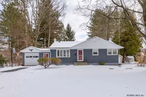 17 Charles Blvd, Delmar, NY 12054 photo 1
