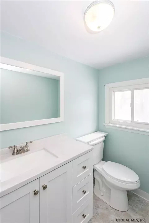 1422 Mcclellan St, Schenectady, NY 12309 photo 9