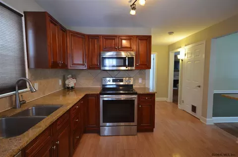 1214 Sumner Ave, Schenectady, NY 12309 photo 4