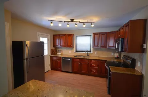 1214 Sumner Ave, Schenectady, NY 12309 photo 2