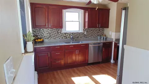 1301 Scott St, Schenectady, NY 12306 photo 3