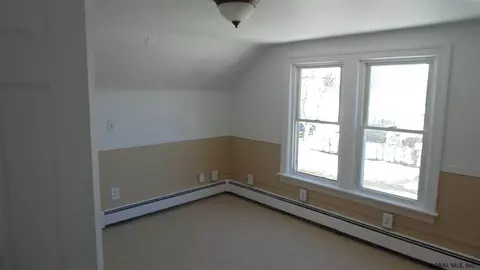 1301 Scott St, Schenectady, NY 12306 photo 24