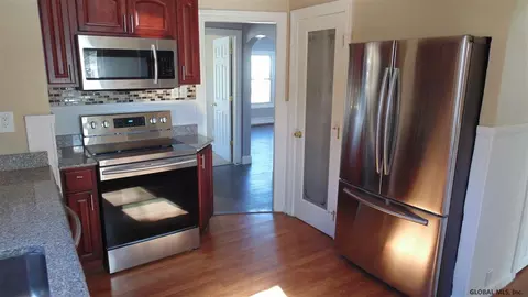 1301 Scott St, Schenectady, NY 12306 photo 5