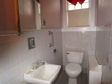 1074 Teviot Rd, Schenectady, NY 12308 photo 39