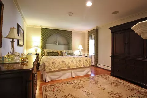 852 Greenthorne Blvd, Schenectady, NY 12303 photo 6