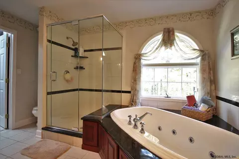 852 Greenthorne Blvd, Schenectady, NY 12303 photo 17