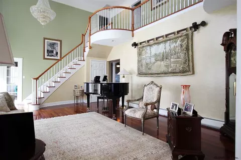 852 Greenthorne Blvd, Schenectady, NY 12303 photo 10