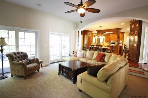 852 Greenthorne Blvd, Schenectady, NY 12303 photo 11