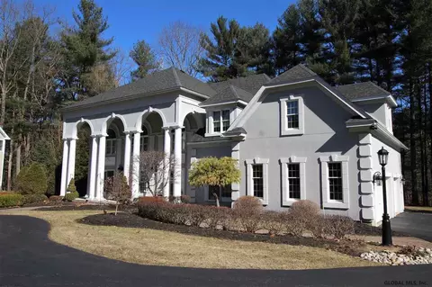 852 Greenthorne Blvd, Schenectady, NY 12303 photo 2