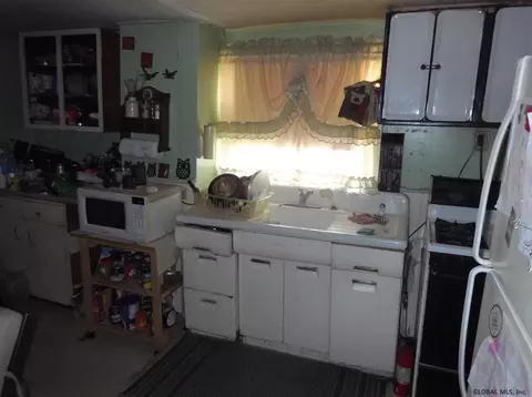 1235 Libby Ave, Schenectady, NY 12309 photo 17