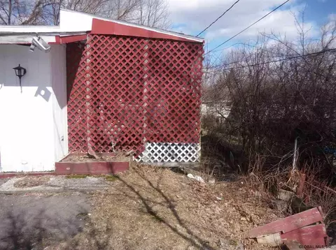 1235 Libby Ave, Schenectady, NY 12309 photo 28