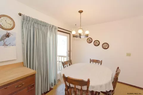 175 Ray Ave, Schenectady, NY 12309 photo 9
