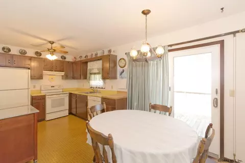 175 Ray Ave, Schenectady, NY 12309 photo 7