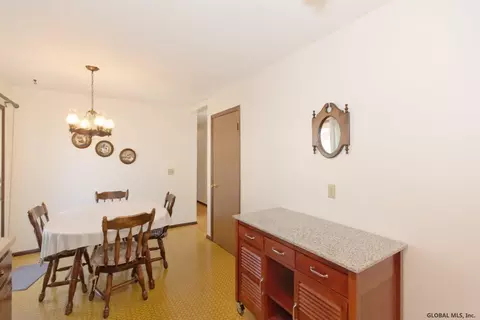 175 Ray Ave, Schenectady, NY 12309 photo 13