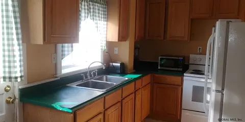 1045 Garner Ave, Schenectady, NY 12309 photo 4