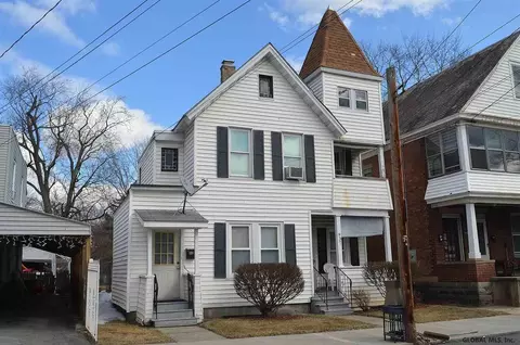 937 Maple Ave, Schenectady, NY 12307 photo 2