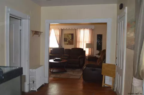 937 Maple Ave, Schenectady, NY 12307 photo 14