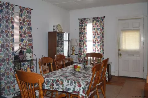 937 Maple Ave, Schenectady, NY 12307 photo 7