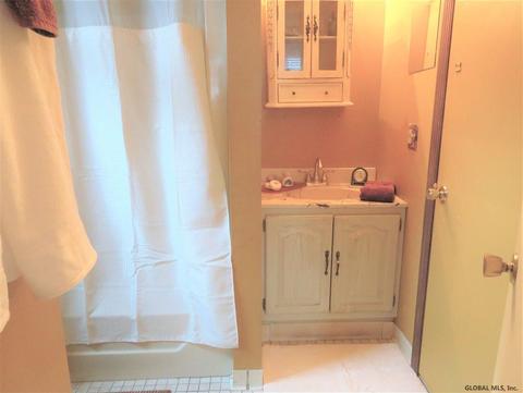 2 Harvard Ave, Albany, NY 12208 photo 12