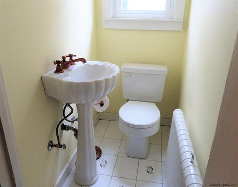2 Harvard Ave, Albany, NY 12208 photo 16