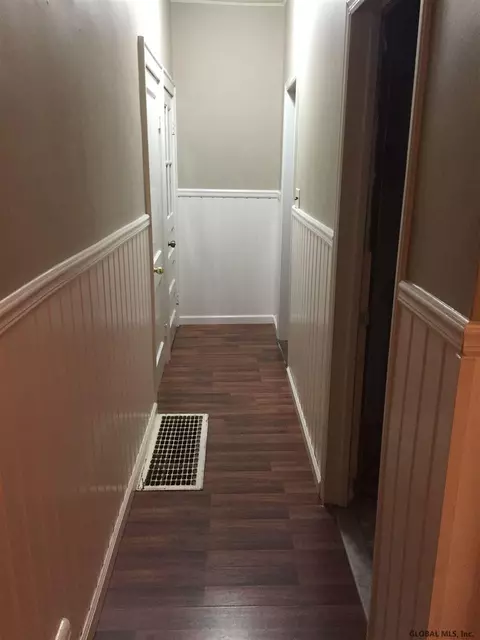 33 Verona Ave, Schenectady, NY 12308 photo 3