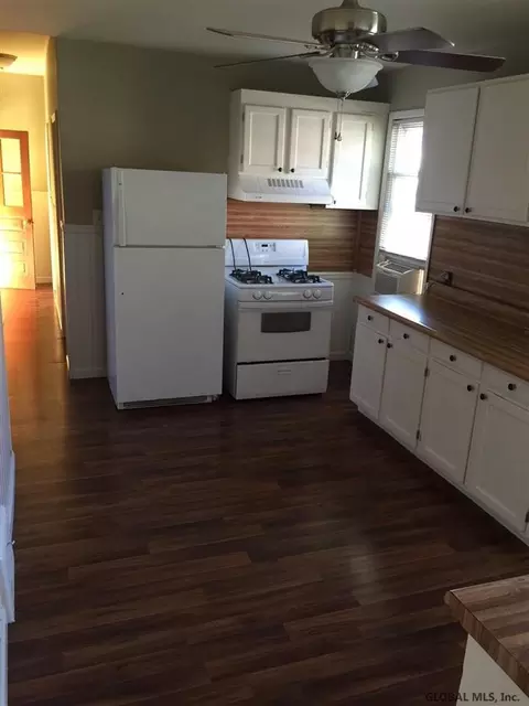 33 Verona Ave, Schenectady, NY 12308 photo 4
