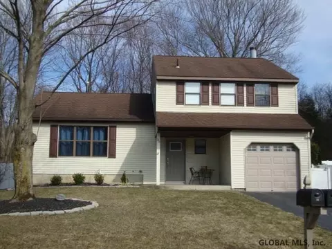 33 Hancock Dr, Glenmont, NY 12077 photo 1