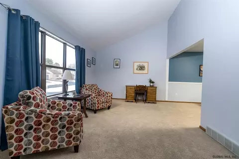 33 Hancock Dr, Glenmont, NY 12077 photo 7