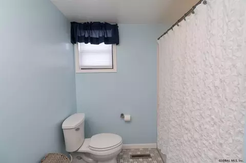 33 Hancock Dr, Glenmont, NY 12077 photo 30