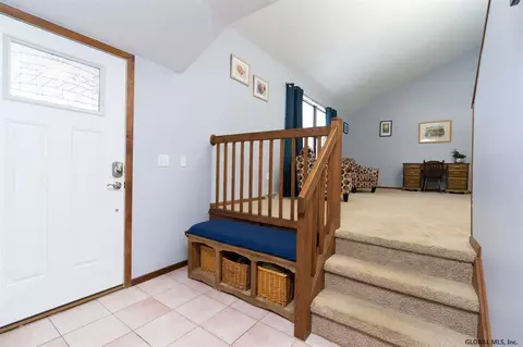 33 Hancock Dr, Glenmont, NY 12077 photo 5