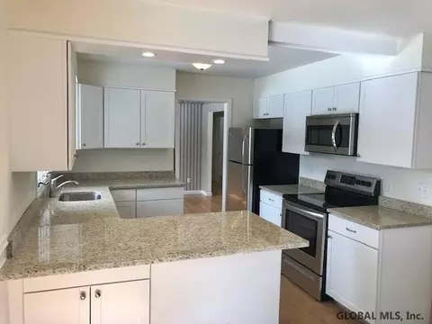 110 Westchester Dr, Delmar, NY 12054 photo 4