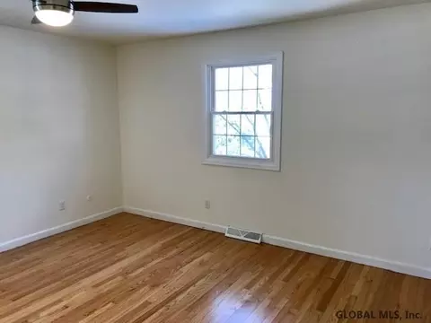 110 Westchester Dr, Delmar, NY 12054 photo 14