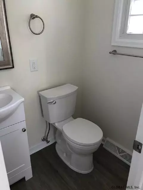 110 Westchester Dr, Delmar, NY 12054 photo 10