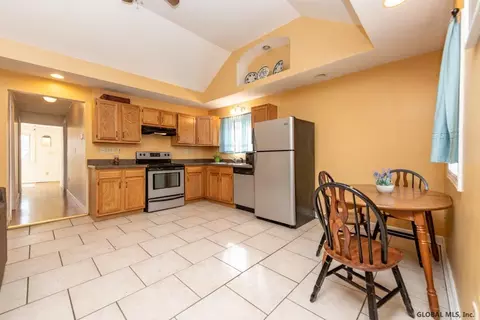 113 Cherry Ave, Delmar, NY 12054 photo 7