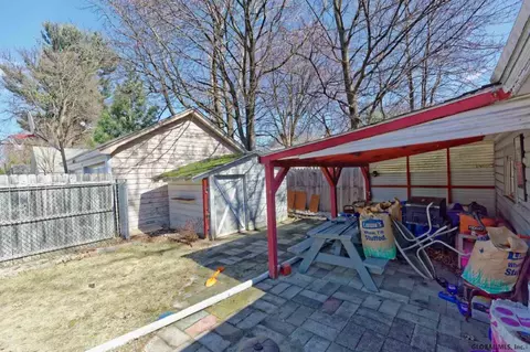 1146 Phoenix Ave, Schenectady, NY 12308 photo 31