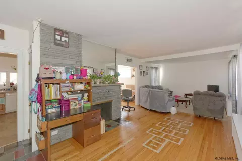 1146 Phoenix Ave, Schenectady, NY 12308 photo 5