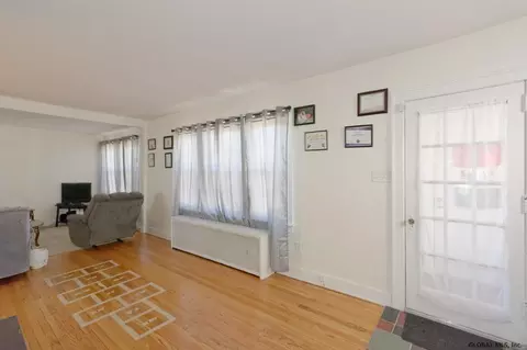 1146 Phoenix Ave, Schenectady, NY 12308 photo 4