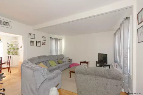 1146 Phoenix Ave, Schenectady, NY 12308 photo 6