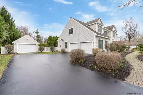 5 Sage Ln, Glenmont, NY 12077 photo 2