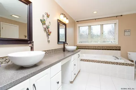 5 Sage Ln, Glenmont, NY 12077 photo 32