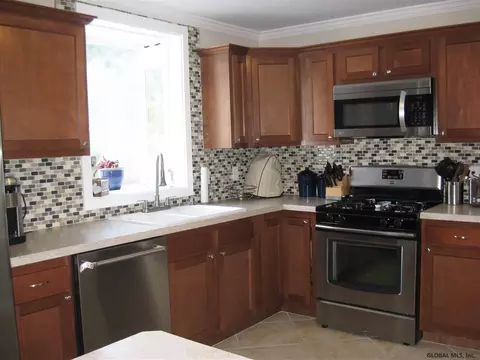 13 Salisbury Rd, Delmar, NY 12054 photo 11