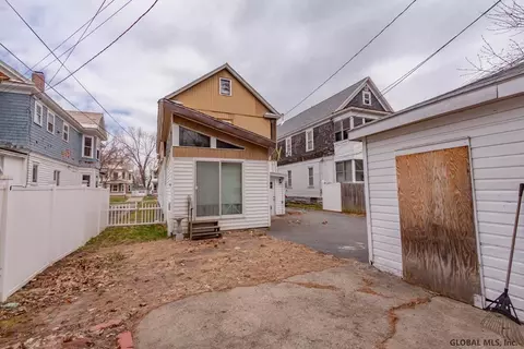 818 Hampton Ave, Schenectady, NY 12308 photo 5