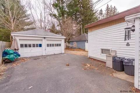 818 Hampton Ave, Schenectady, NY 12308 photo 3