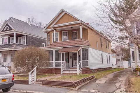 818 Hampton Ave, Schenectady, NY 12308 photo 2