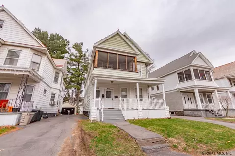 835 Hampton Ave, Schenectady, NY 12309 photo 3