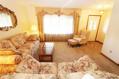 2013 Michael Ln, Schenectady, NY 12306 photo 5