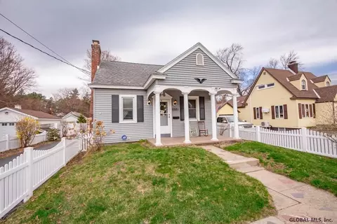 1132 Trinity Ave, Schenectady, NY 12306 photo 3