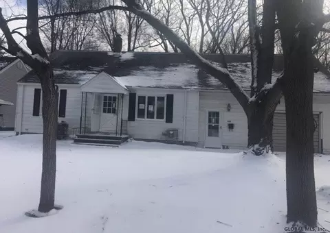 3017 Evelyn Dr, Schenectady, NY 12303 photo 1